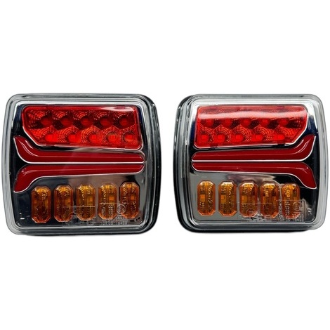 Kit fanali posteriori a Led 12-24V Destro e Sinistro 110,2x102,6x40,1 mm