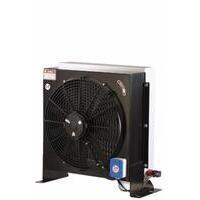 Scambiatore di calore in alluminio per portate da 30 a 210 litri/minuto con elettroventola da 24VDC. Termostato non incluso