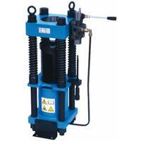 Pressa semiautomatica Tubopress per pressare tubi flessibili oleodinamici trecciati e spiralati fino a 11/2. Adatta a pressare qualsiasi tipo di raccordi. Potenza di pressatura 40 Ton, pressione 180 bar. Morsetti in dotazione (16,19,5,25,29,5,38,46,52,